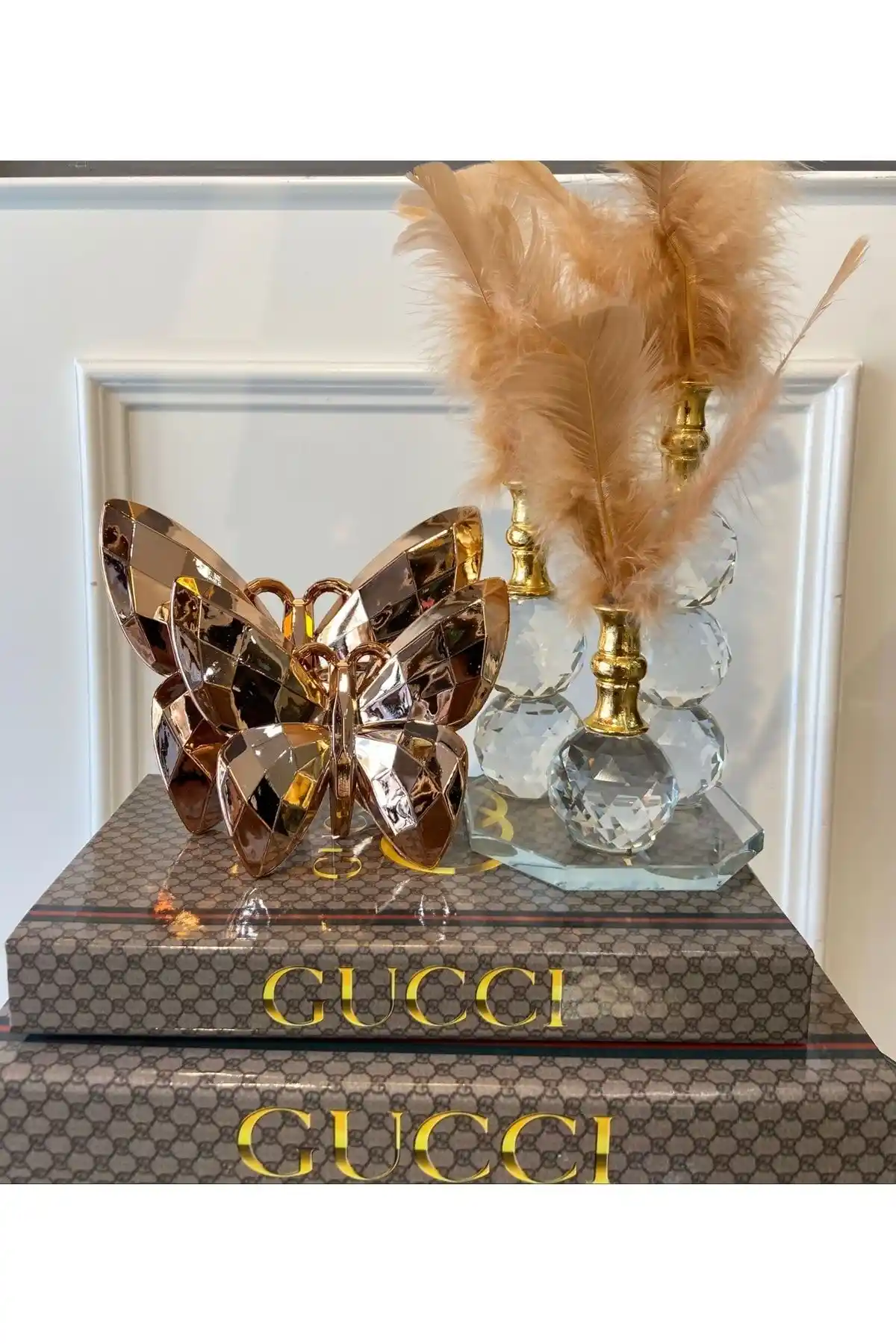 Lareshome Ikili Bronz Kelebek Biblo: Modern İç Mekanlar İçin Zarif Seçim