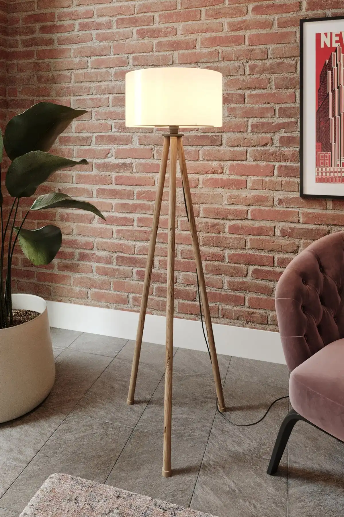 Messer Üç Ayaklı Tripod Lambader: Estetik ve Fonksiyonellik Bir Arada
