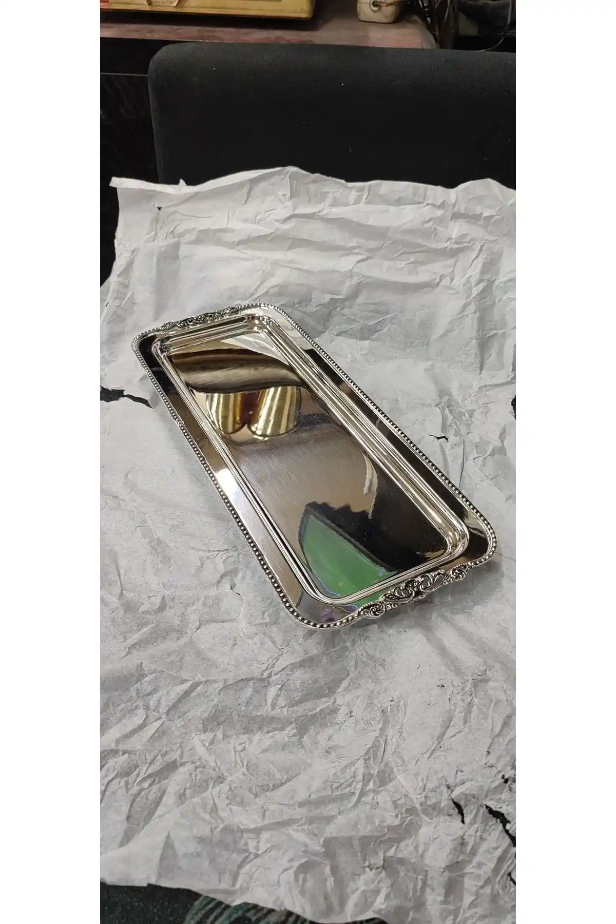 Milena Silver Bordurlu Baton Tepsi: Modern Tasarım ve Dayanıklılığın Buluşması