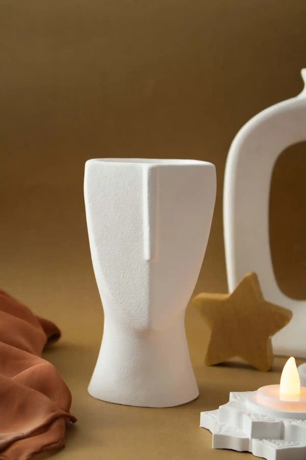 NocheLuz Nordic Dekoratif Yüz Vazo: Modern Tasarım ile Şıklık ve Fonksiyonellik